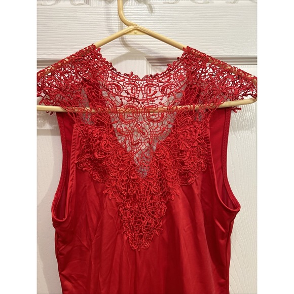 NWT Cleo Apparel Women's Red Crochet Top Sleeveless Bodysuit - Picture 2 of 6